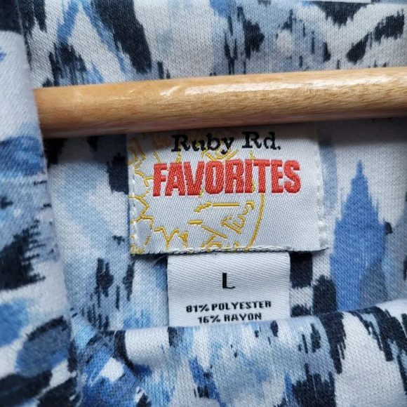 Ruby Red Women's Pullover Sweater Size Large Blue Kangaroo Pocket Long Sleeve - Picture 2 of 9